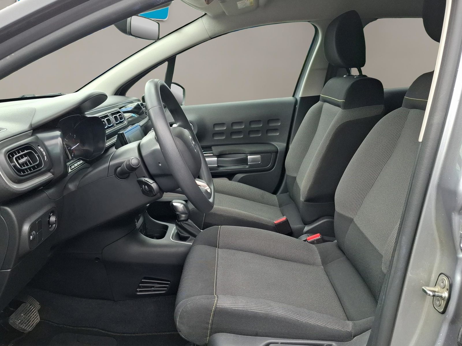 CITROEN C3 1.2 PureTech Swiss Edition, Petrol, Second hand / Used, Automatic - 6