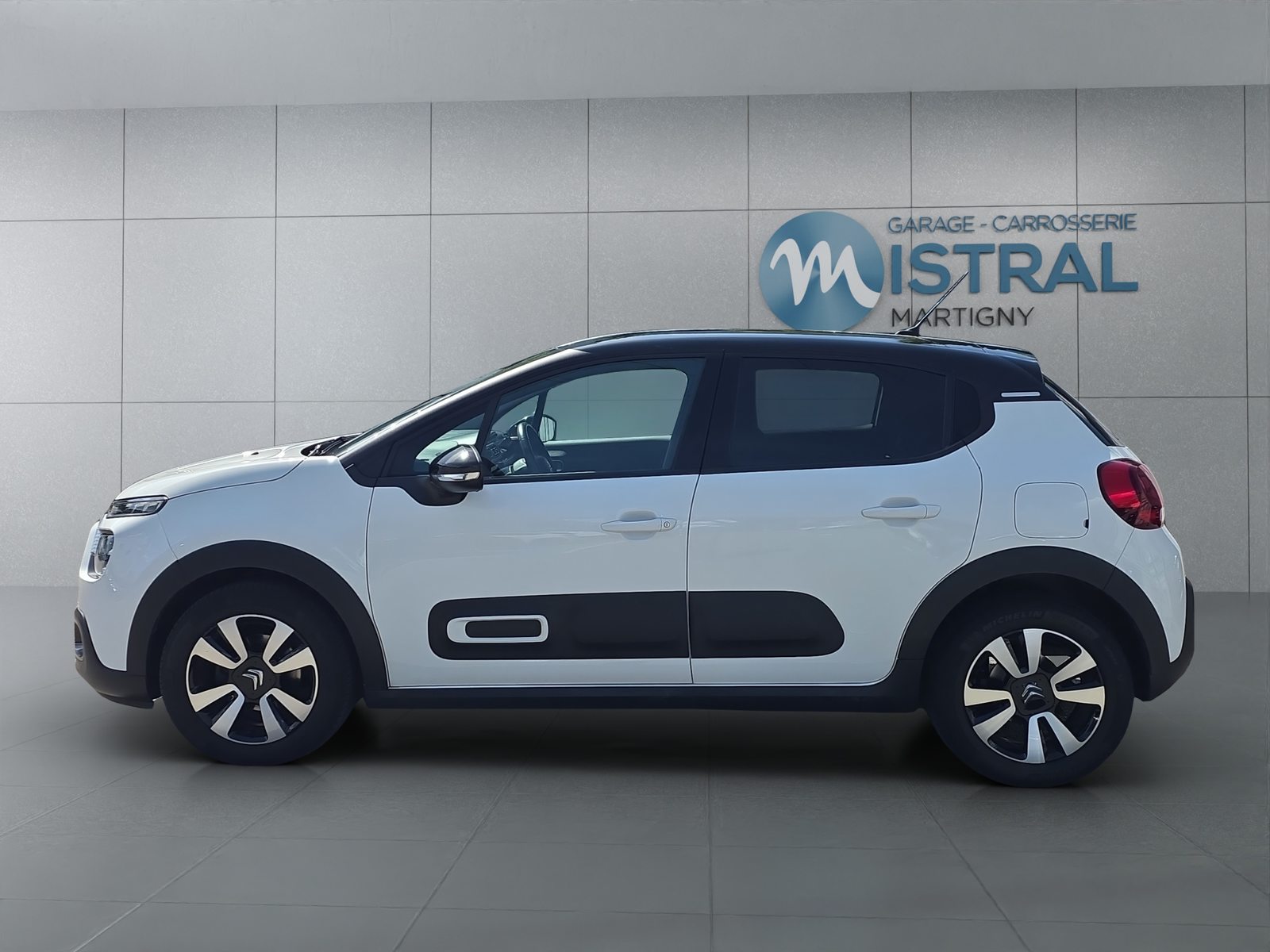 CITROEN C3 1.2 PureTech Swiss Edition+, Benzin, Occasion / Gebraucht, Automatik - 2