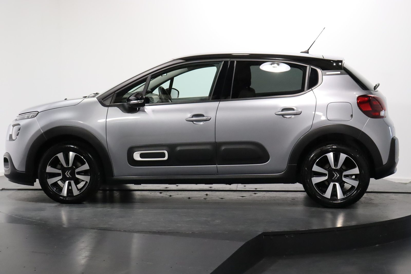 CITROEN C3 1.2 PureTech Swiss Edition+, Essence, Occasion / Utilisé, Automatique - 2