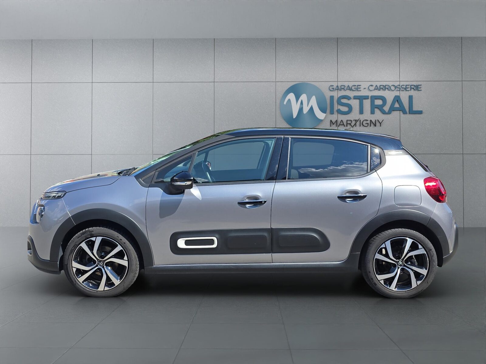CITROEN C3 1.2 PureTech Shine, Petrol, Second hand / Used, Automatic - 2