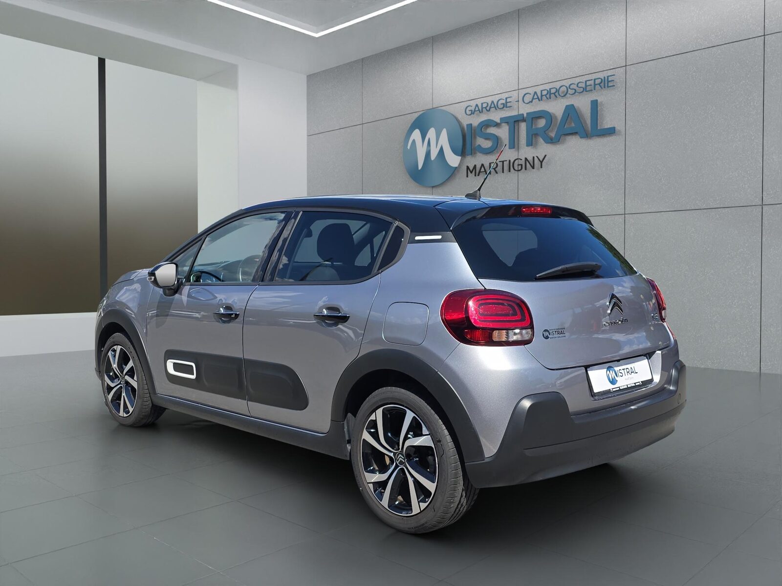 CITROEN C3 1.2 PureTech Shine, Petrol, Second hand / Used, Automatic - 3