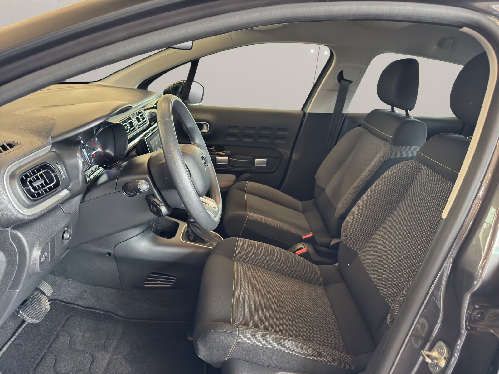 CITROEN C3 1.2 PureTech Swiss Edition+, Benzin, Occasion / Gebraucht, Automatik - 6