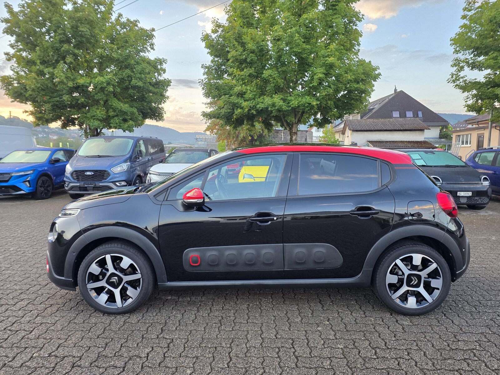 CITROEN C3 1.2 PureTech Shine, Essence, Occasion / Utilisé, Manuelle - 2