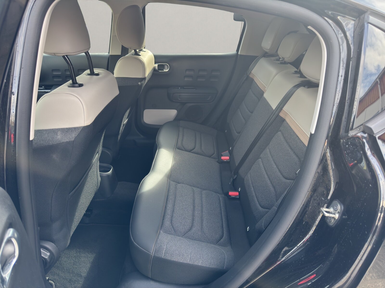 CITROEN C3 1.2 PureTech Shine, Benzin, Occasion / Gebraucht, Automatik - 7