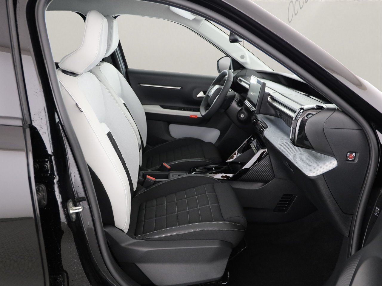 CITROEN C3 1.2 Hybrid Max, Mild-Hybrid Petrol/Electric, Ex-demonstrator, Automatic - 7