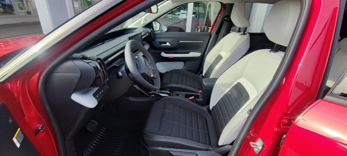 CITROEN C3 1.2 Hybrid Max, Hybride Léger Essence/Électricité, Voiture de démonstration, Automatique - 7