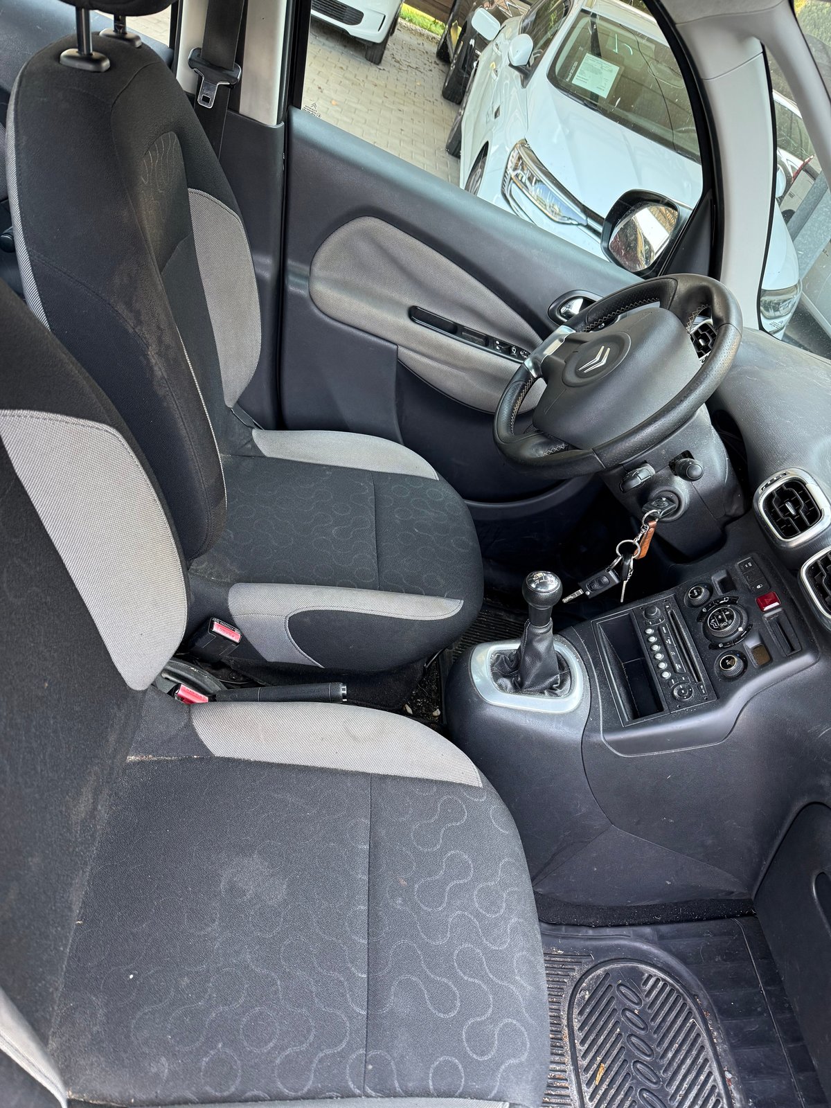 CITROEN C3 Picasso 1.4i 16V Essentiel, Essence, Occasion / Utilisé, Manuelle - 5