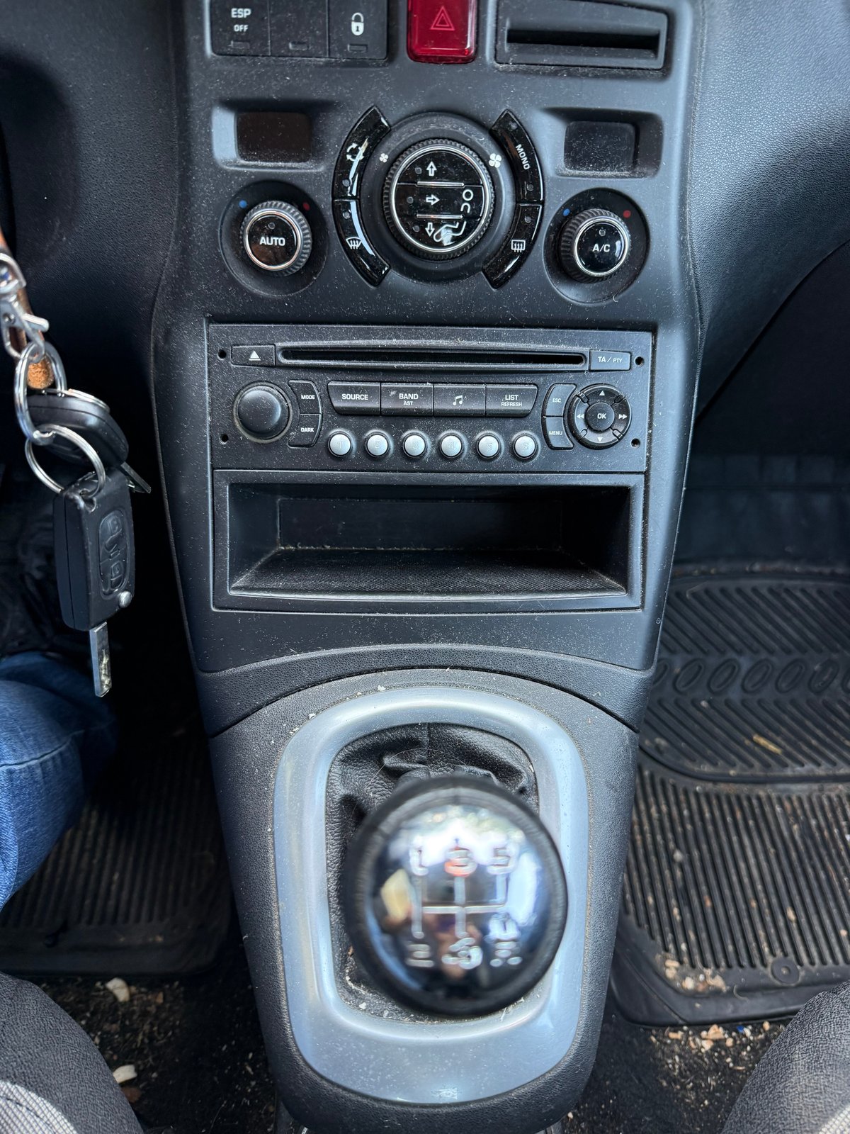 CITROEN C3 Picasso 1.4i 16V Essentiel, Essence, Occasion / Utilisé, Manuelle - 7