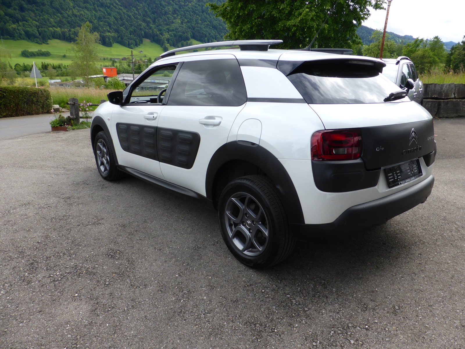 CITROEN C4 Cactus 1.2 e-THP Shine EAT6, Petrol, Second hand / Used, Automatic - 6