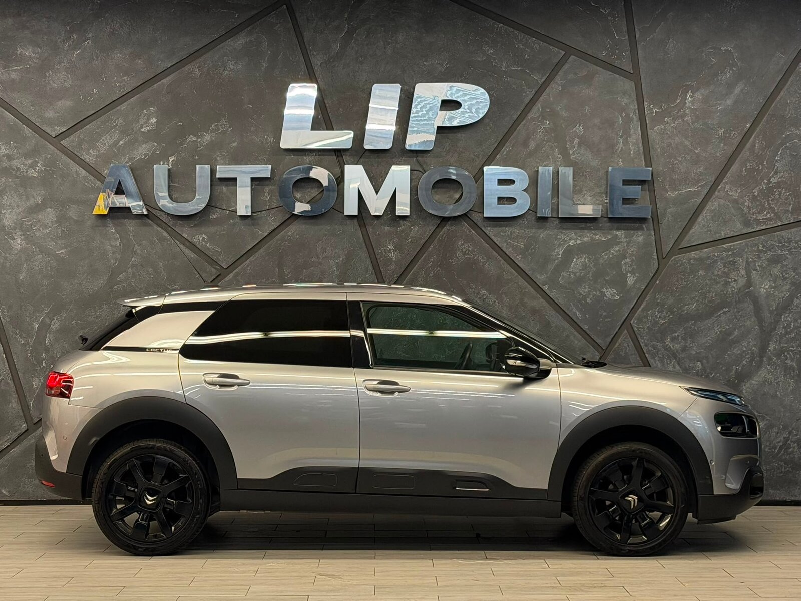 CITROEN C4 Cactus 1.2 Pure Tech Shine EAT6, Essence, Occasion / Utilisé, Automatique - 4