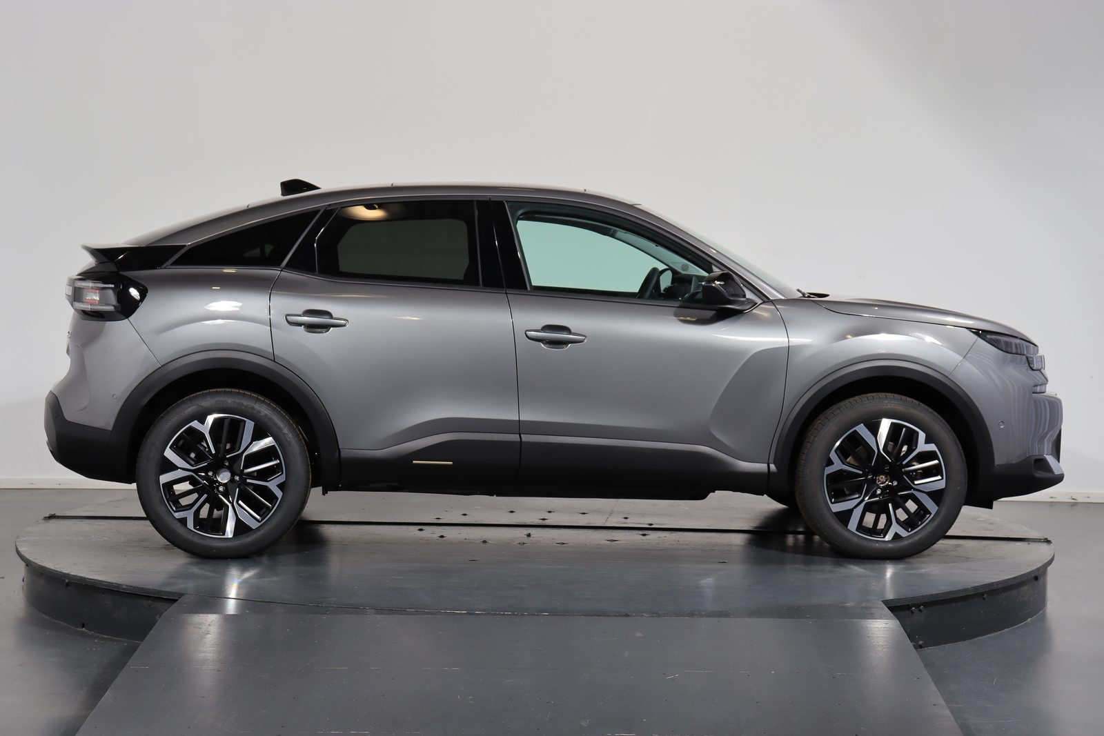 CITROEN C4 1.2 Hybrid Max, Mild-Hybrid Petrol/Electric, New car, Automatic - 2