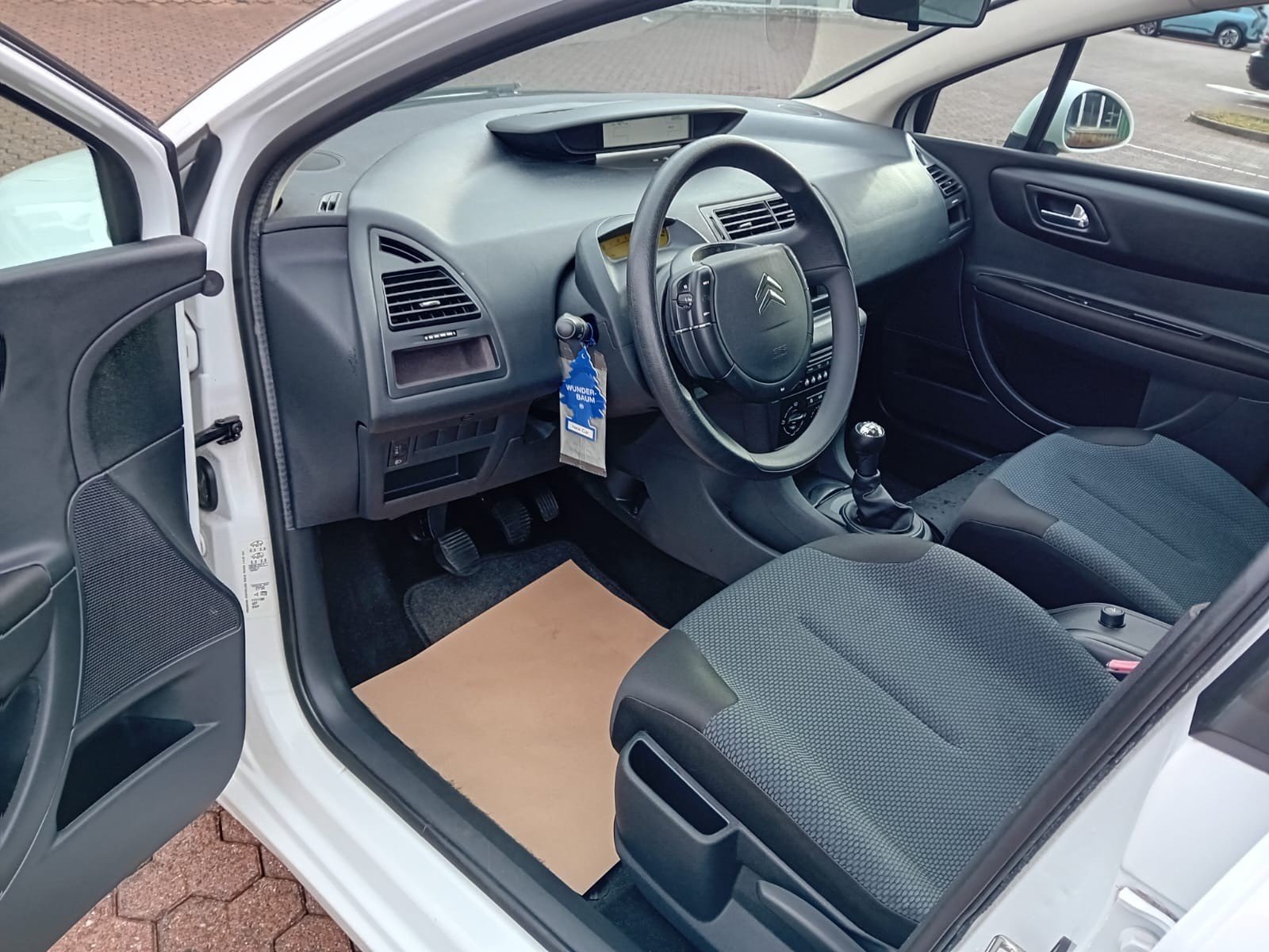 CITROEN C4 Berline 1.4i 16V X, Benzin, Occasion / Gebraucht, Handschaltung - 6