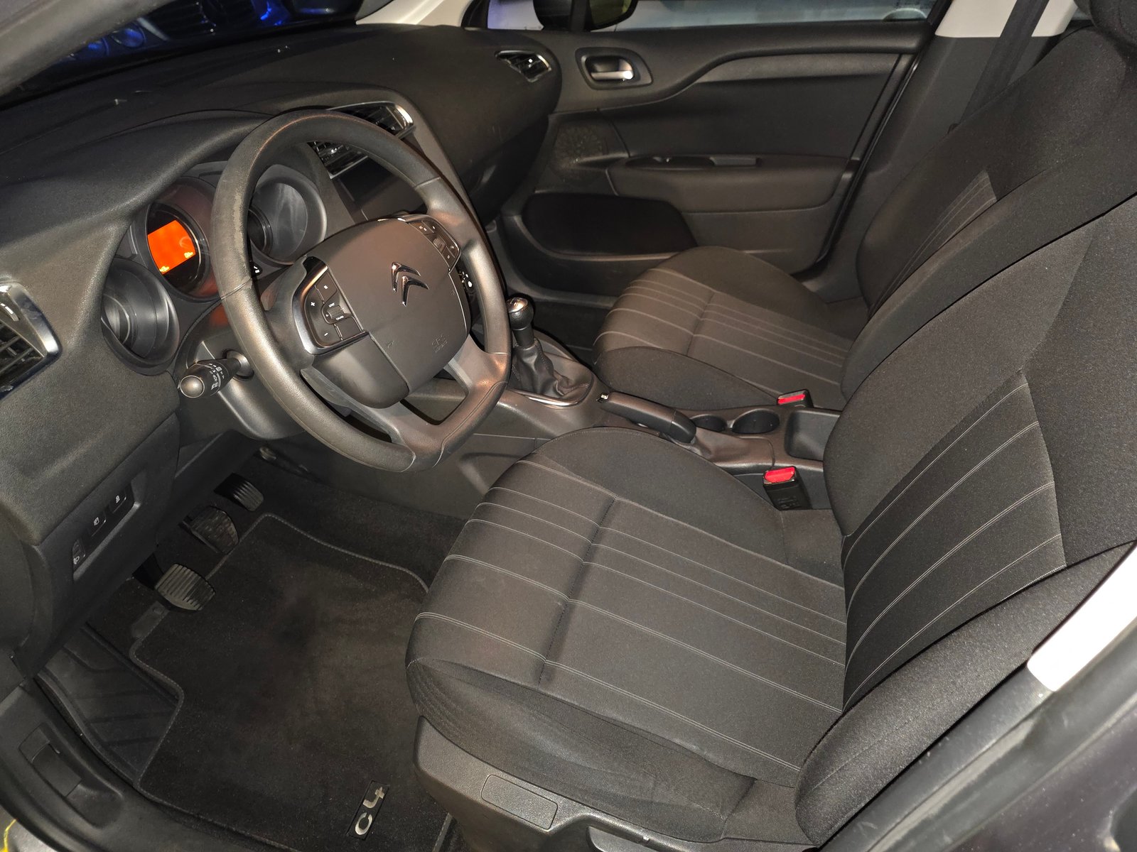 CITROEN C4 1.2 Pure Tech Live Edition, Benzin, Occasion / Gebraucht, Handschaltung - 4