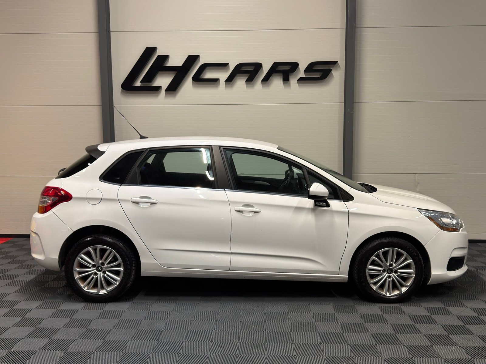 CITROEN C4 1.2 e-THP Seduction, Petrol, Second hand / Used, Manual - 5