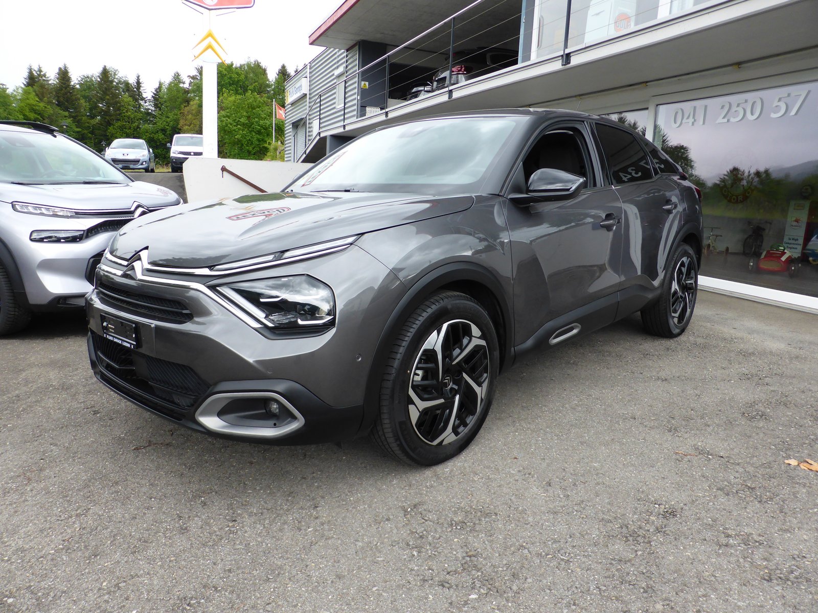 CITROEN C4 1.2 Pure Tech Shine EAT8, Essence, Occasion / Utilisé, Automatique - 2