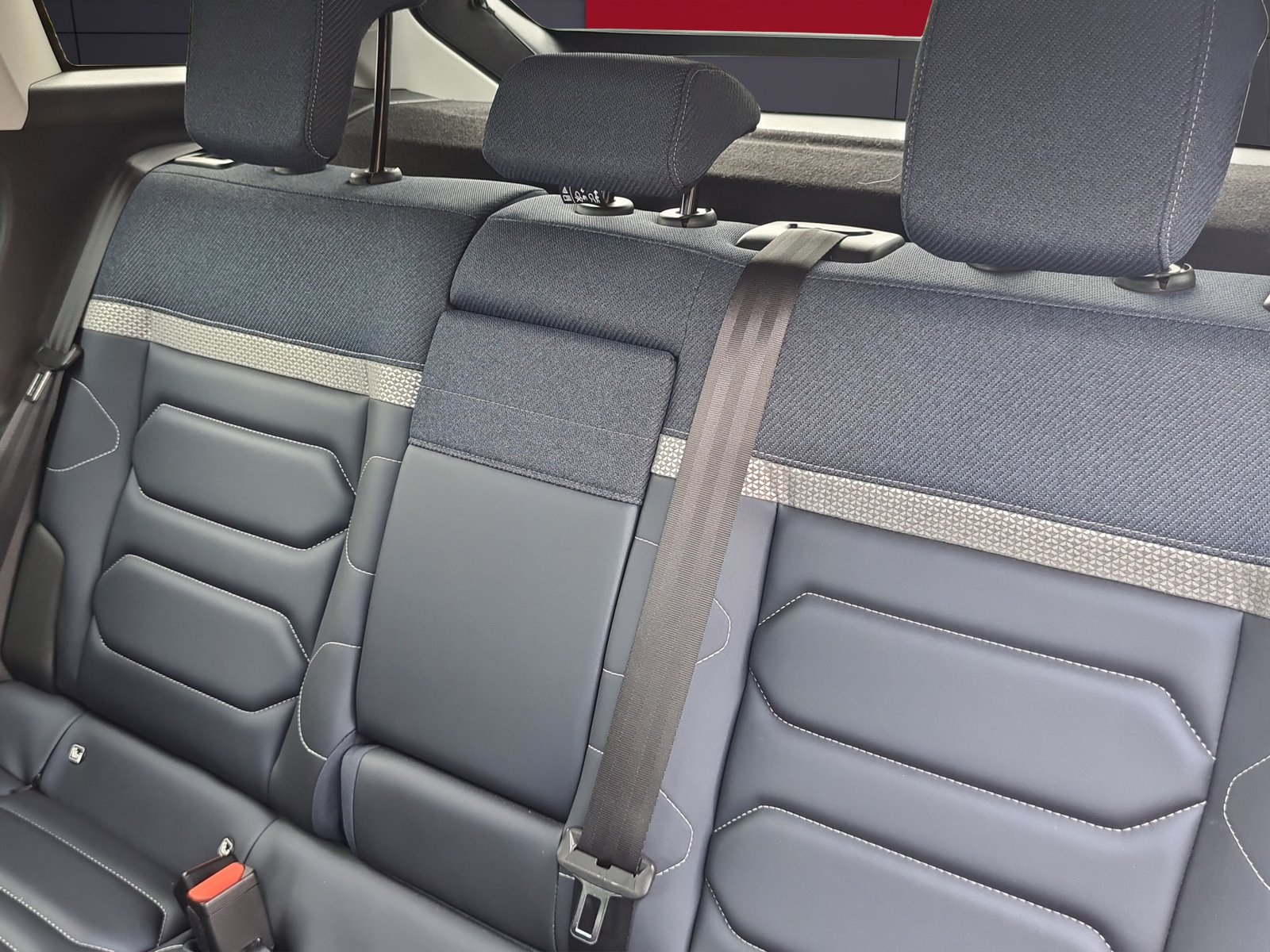 CITROEN C4 1.2 Shine, Essence, Occasion / Utilisé, Automatique - 6