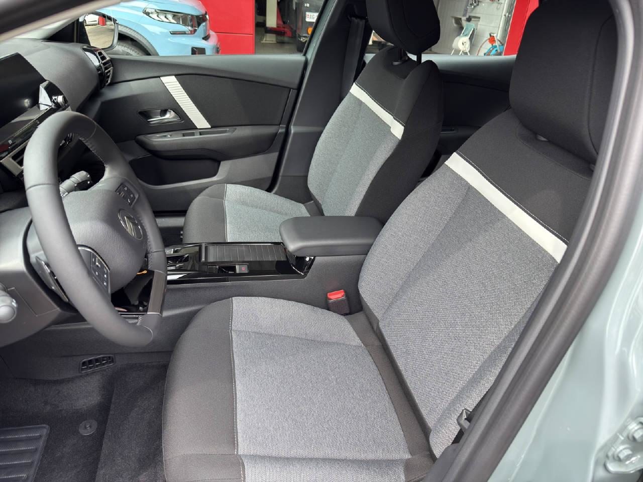 CITROEN C4 1.2 Hybrid You, Hybride Léger Essence/Électricité, Occasion / Utilisé, Automatique - 5