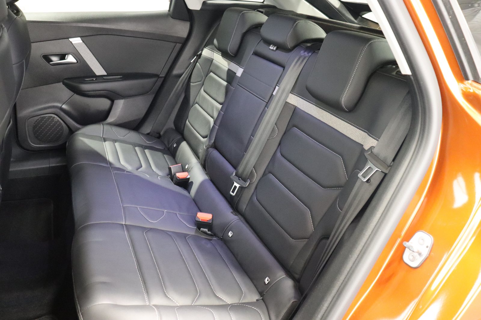 CITROEN C4 1.2 PureTech Shine Pack, Essence, Occasion / Utilisé, Automatique - 7