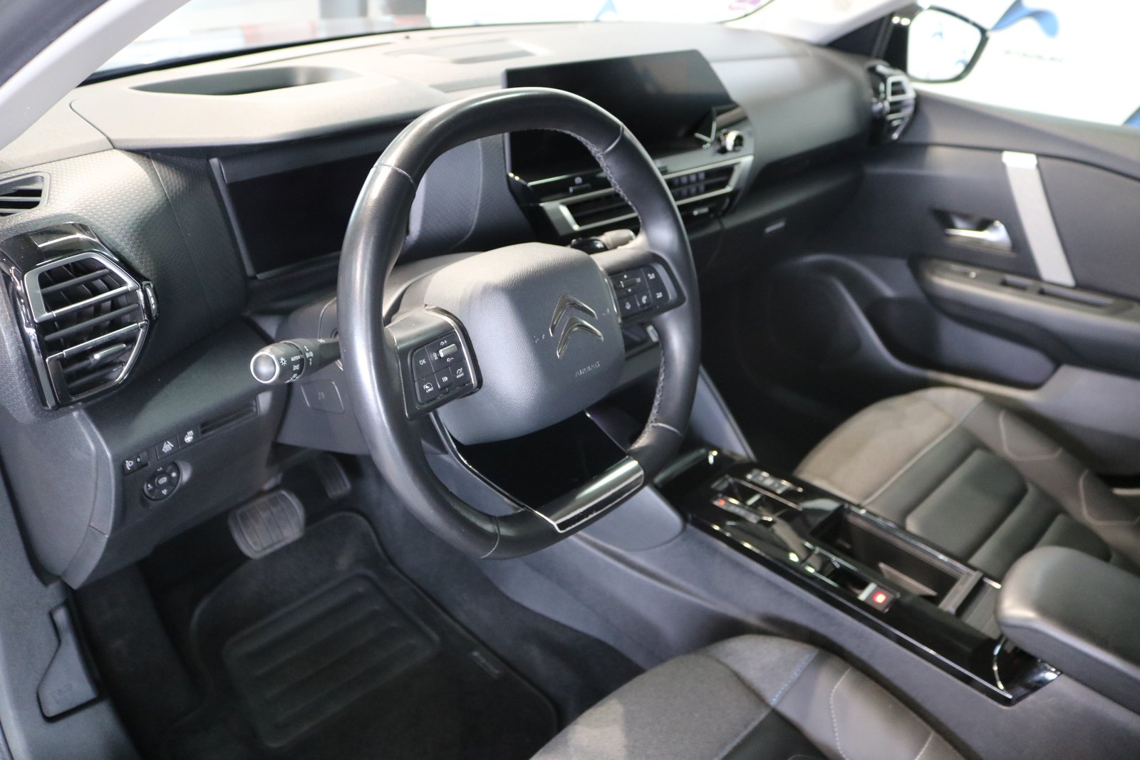 CITROEN C4 Shine EAT8, Essence, Occasion / Utilisé, Automatique - 2