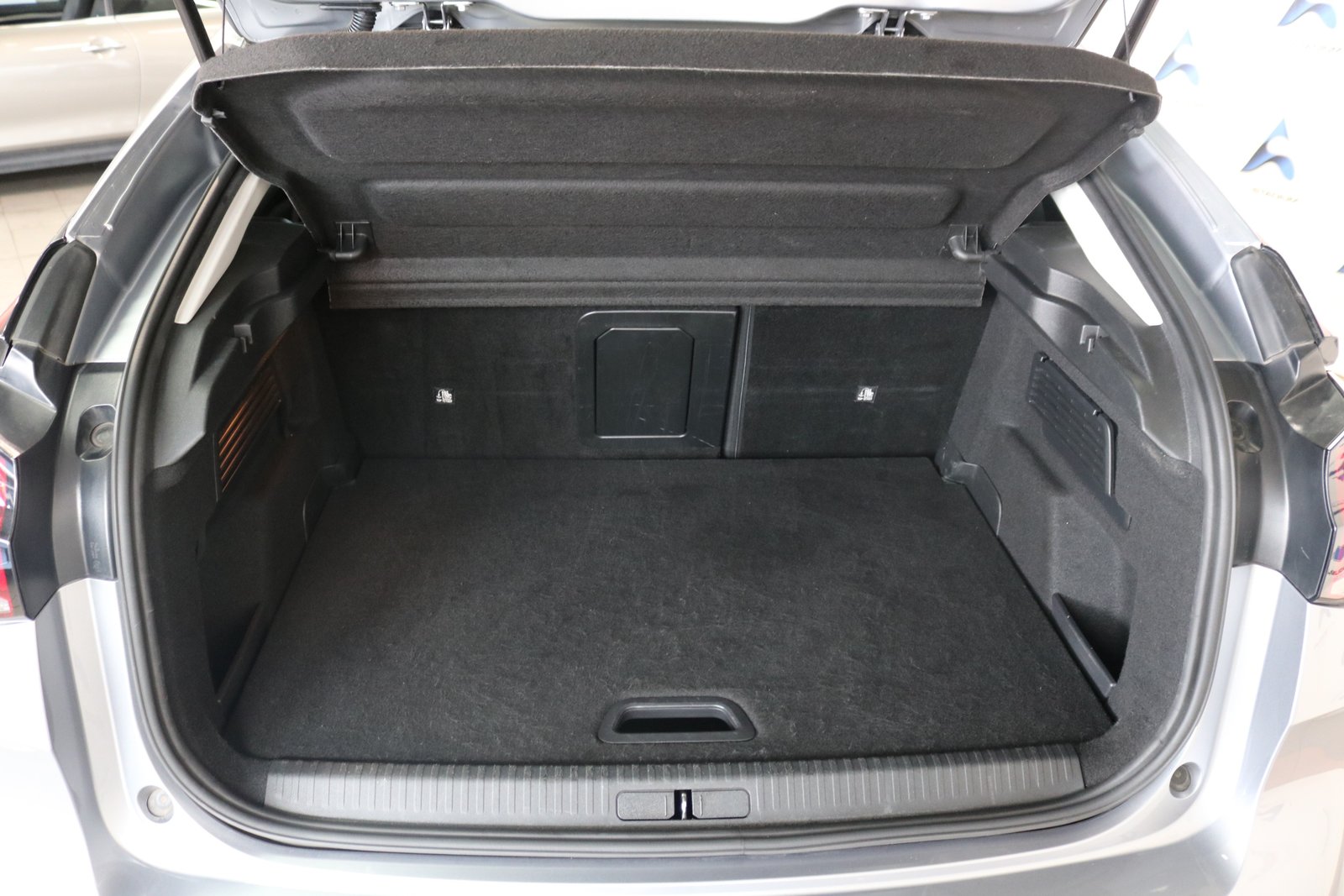 CITROEN C4 Shine EAT8, Essence, Occasion / Utilisé, Automatique - 6