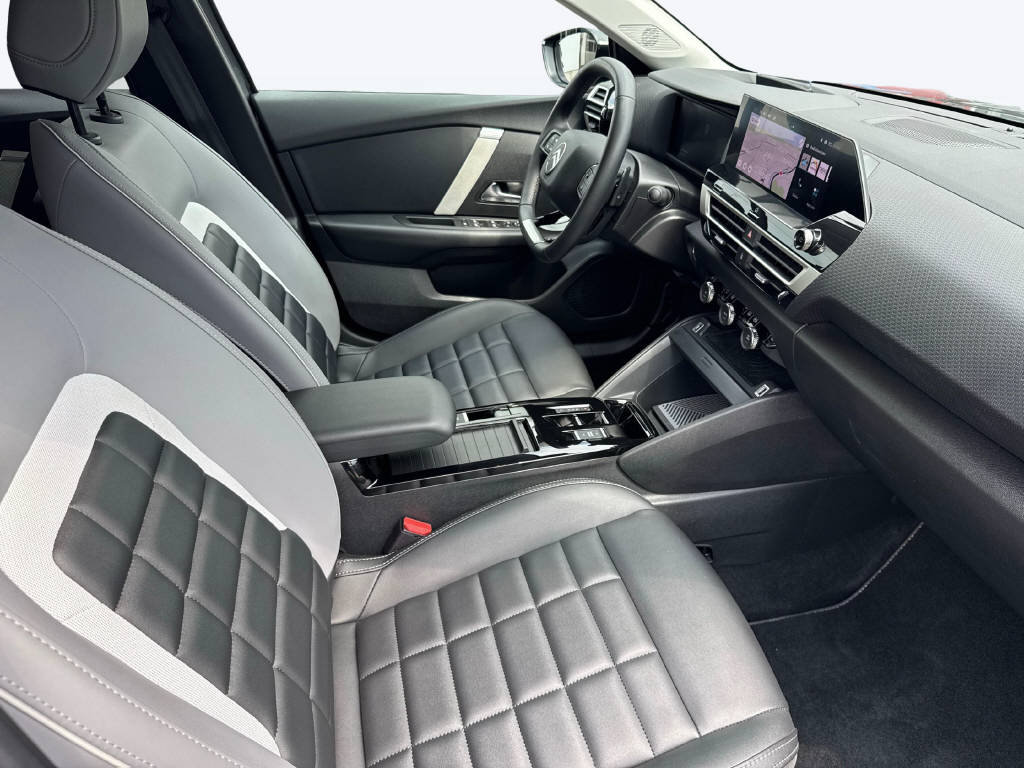 CITROEN C4 1.2 Hybrid Max, Mild-Hybrid Petrol/Electric, Second hand / Used, Automatic - 2