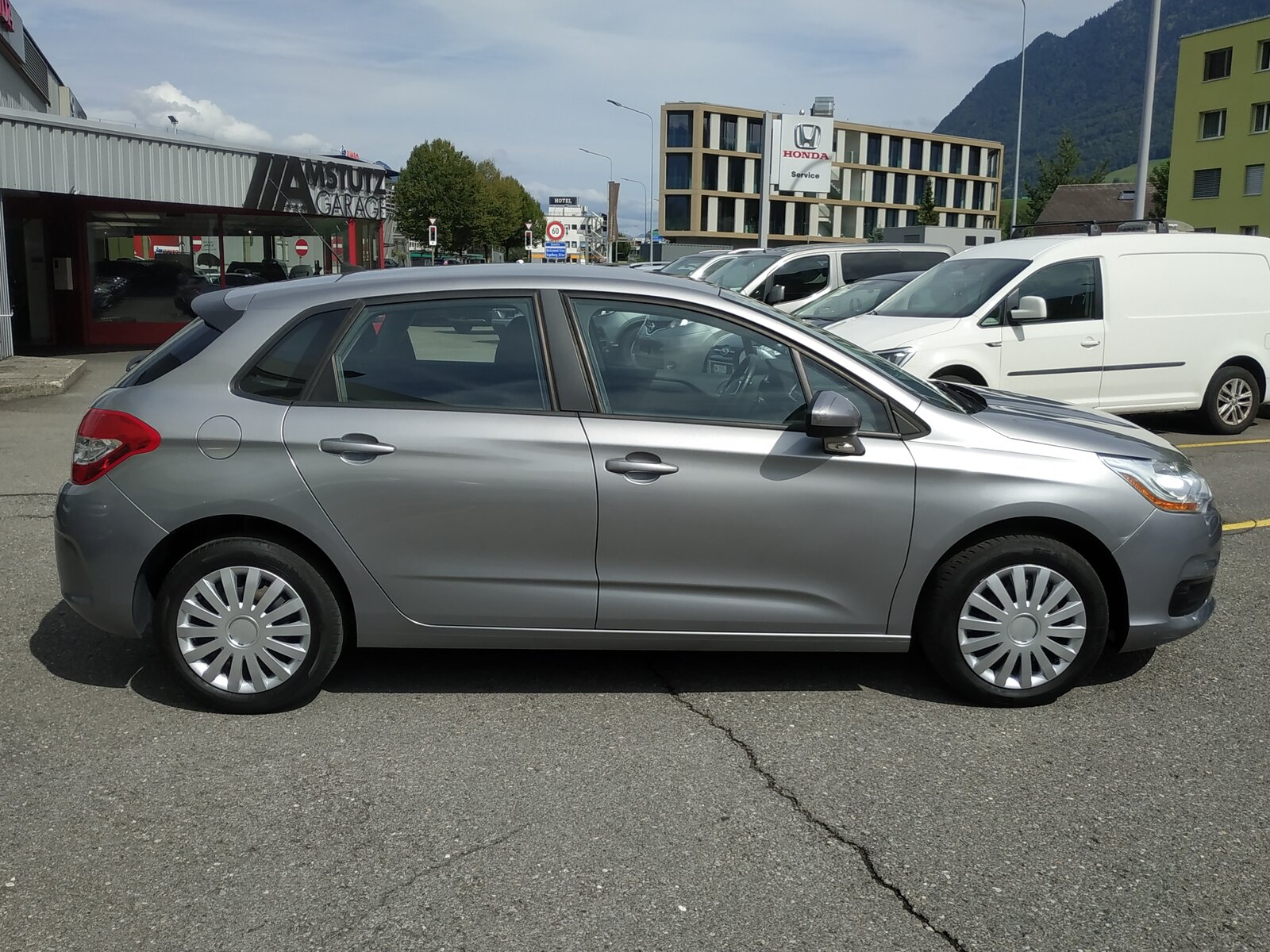 CITROEN C4 1.2 Pure Tech Live Edition, Essence, Occasion / Utilisé, Manuelle - 6