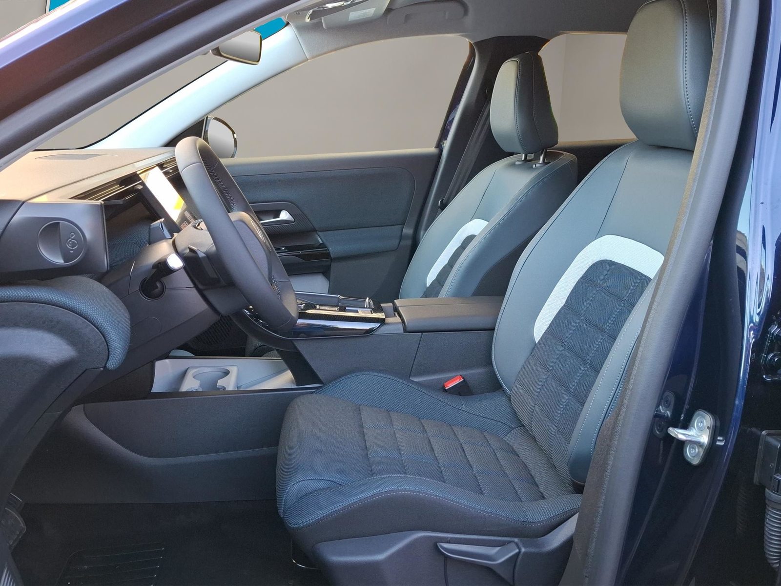 CITROEN C5 Aircross 1.2 Hybrid Plus, Full-Hybrid Petrol/Electric, New car, Automatic - 5