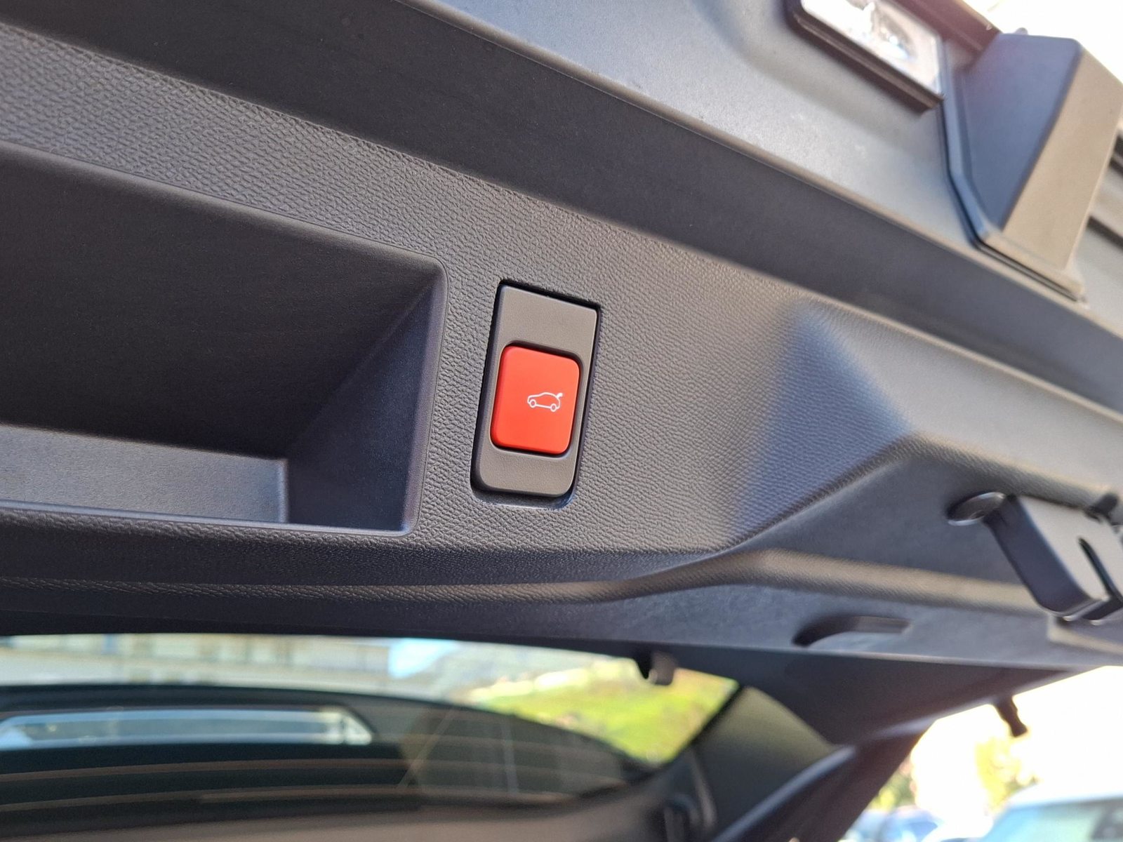 CITROEN C5 Aircross 1.2 Hybrid Plus, Full-Hybrid Petrol/Electric, New car, Automatic - 6