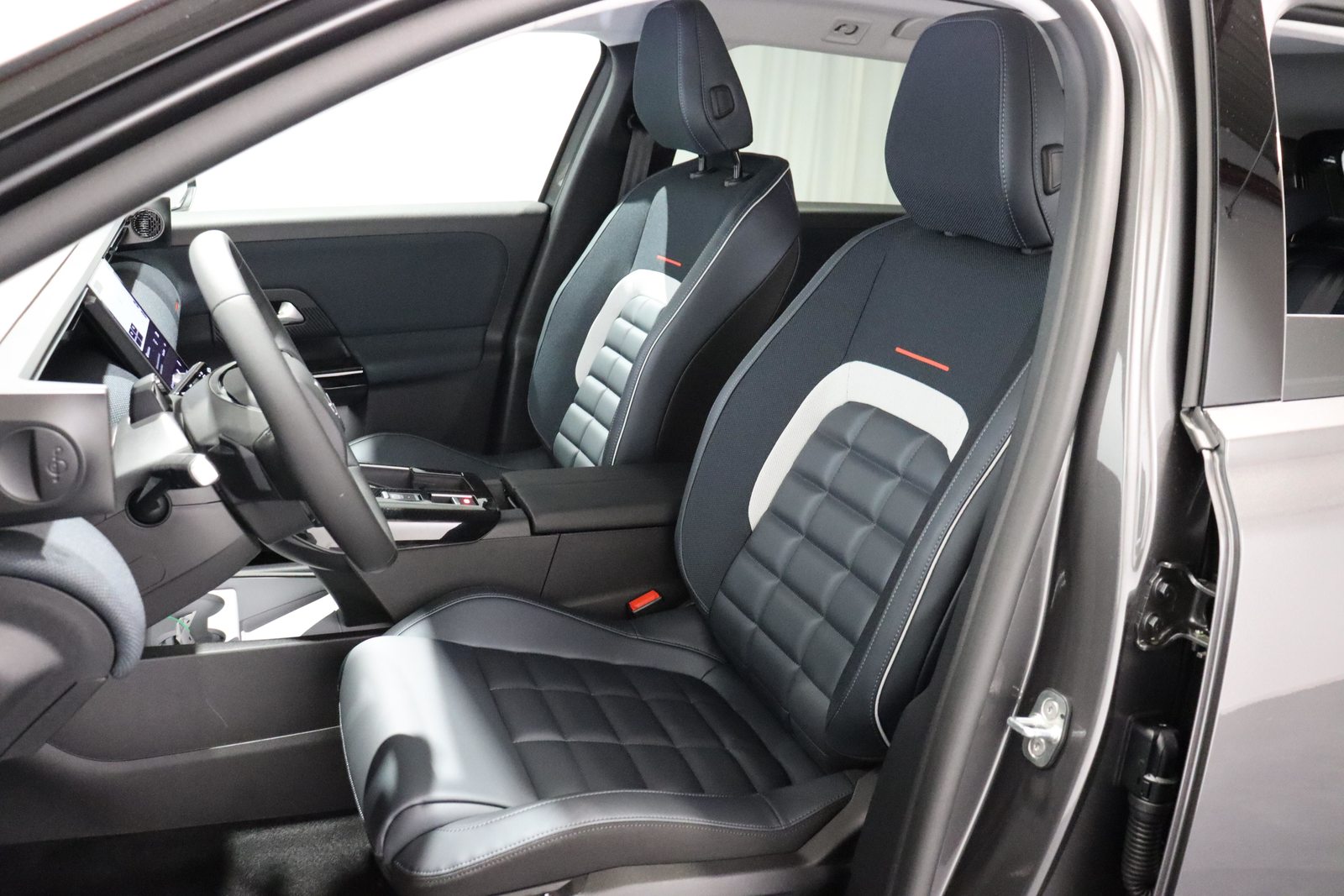 CITROEN C5 Aircross 1.2 Hybrid Max, Mild-Hybrid Benzin/Elektro, Neuwagen, Automatik - 4