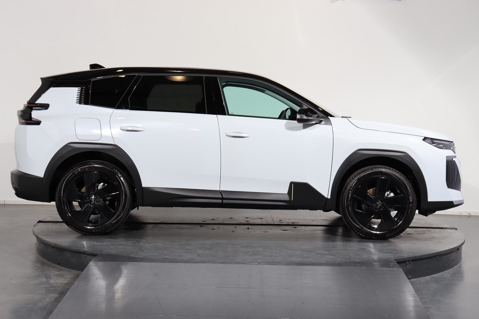CITROEN C5 Aircross 1.2 Hybrid Max, Full-Hybrid Petrol/Electric, New car, Automatic - 2