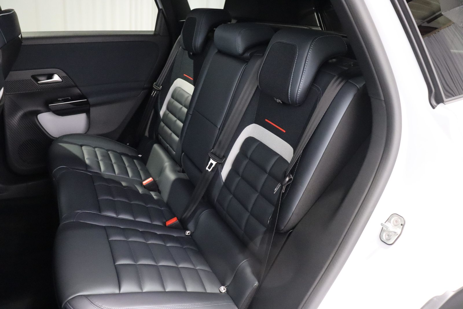 CITROEN C5 Aircross 1.2 Hybrid Max, Full-Hybrid Petrol/Electric, New car, Automatic - 5