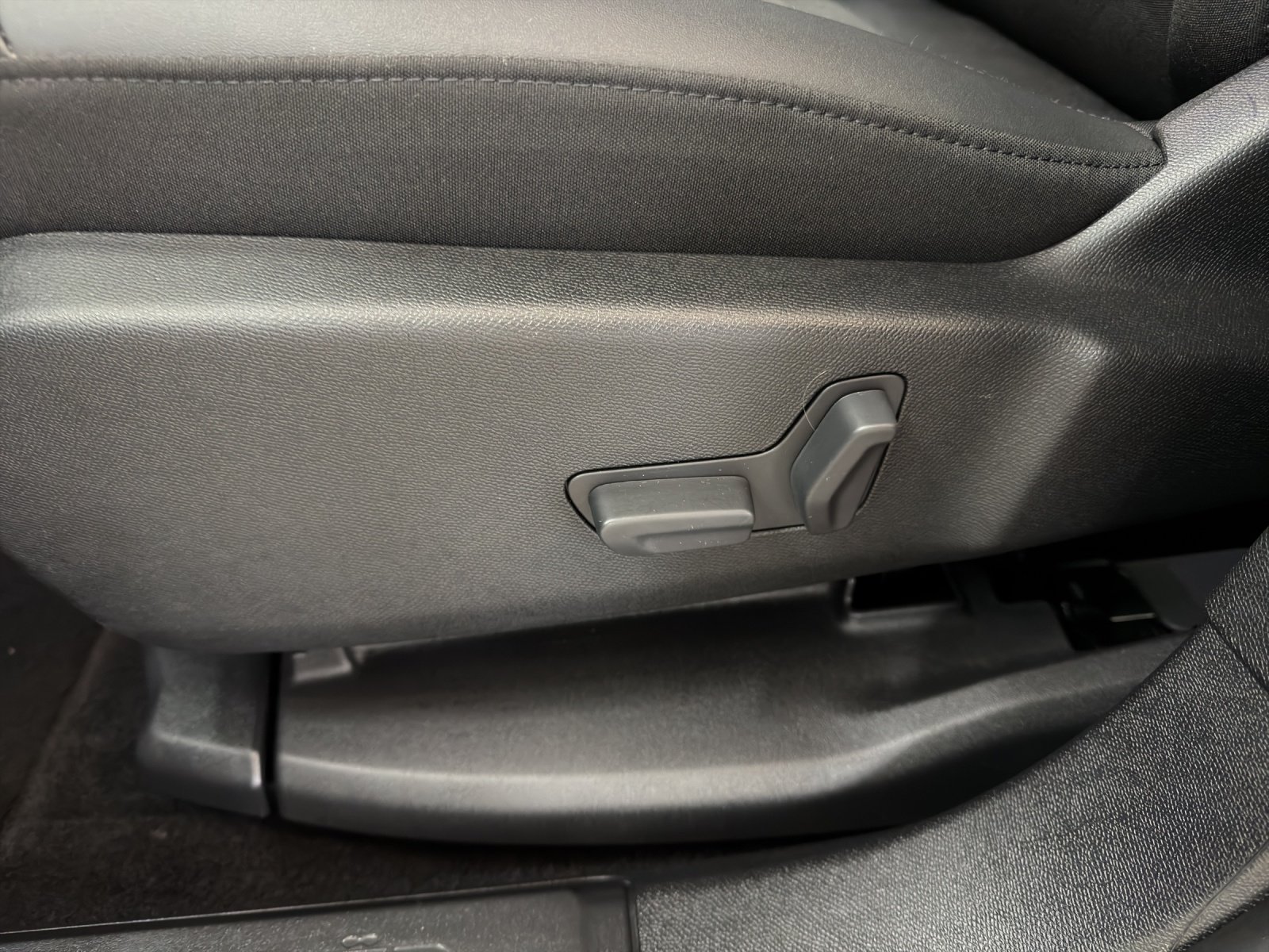 CITROEN C5 Aircross 1.6 PHEV Max *Alcantara*, Plug-in-Hybrid Benzin/Elektro, Occasion / Gebraucht, Automatik - 4