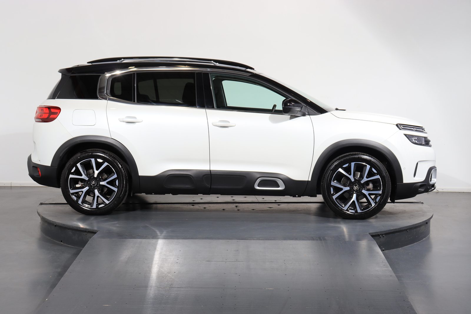 CITROEN C5 Aircross 1.6 PureTech Shine, Benzina, Occasioni / Usate, Automatico - 2