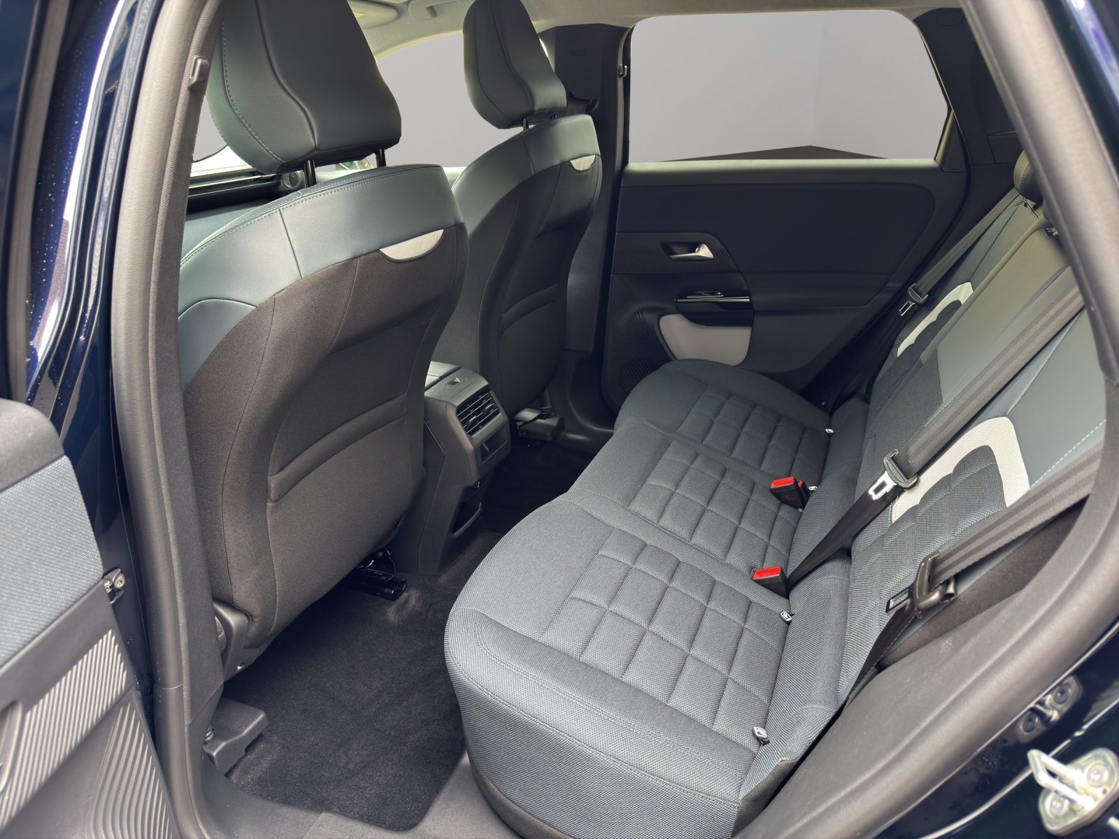 CITROEN C5 AIRCROSS 1.2 Hybrid Plus, Hybride Intégral Essence/Électricité, Voiture de démonstration, Automatique - 5