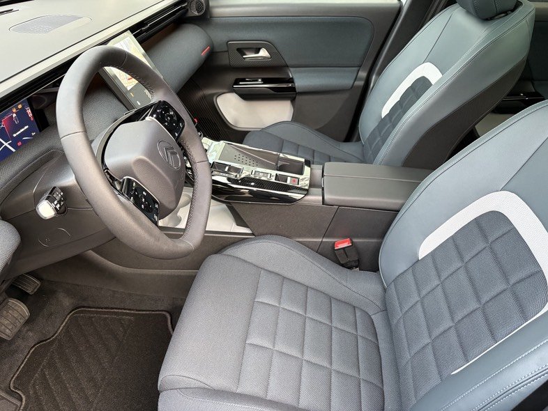 CITROEN C5 Aircross 1.2 Hybrid Plus, Hybride Intégral Essence/Électricité, Voiture de démonstration, Automatique - 3