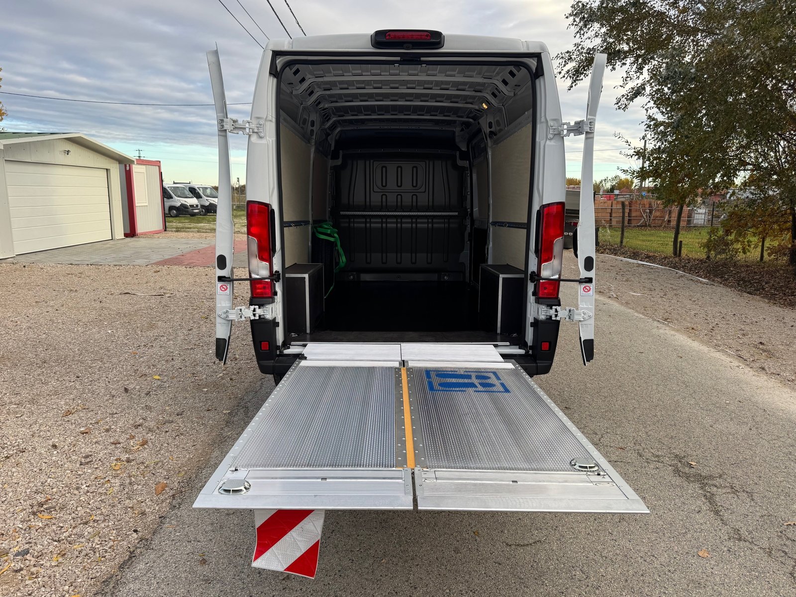 CITROEN L3H2 180Ps mit Hebebühne und Automatic-Getriebe mit Top-Aus, Diesel, Neuwagen, Automatik - 3