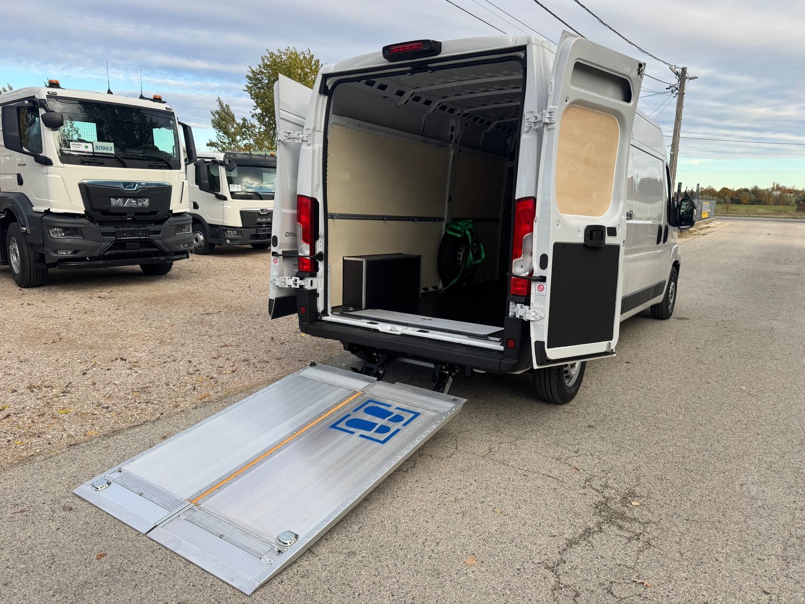 CITROEN L3H2 180Ps mit Hebebühne und Automatic-Getriebe mit Top-Aus, Diesel, Neuwagen, Automatik - 4