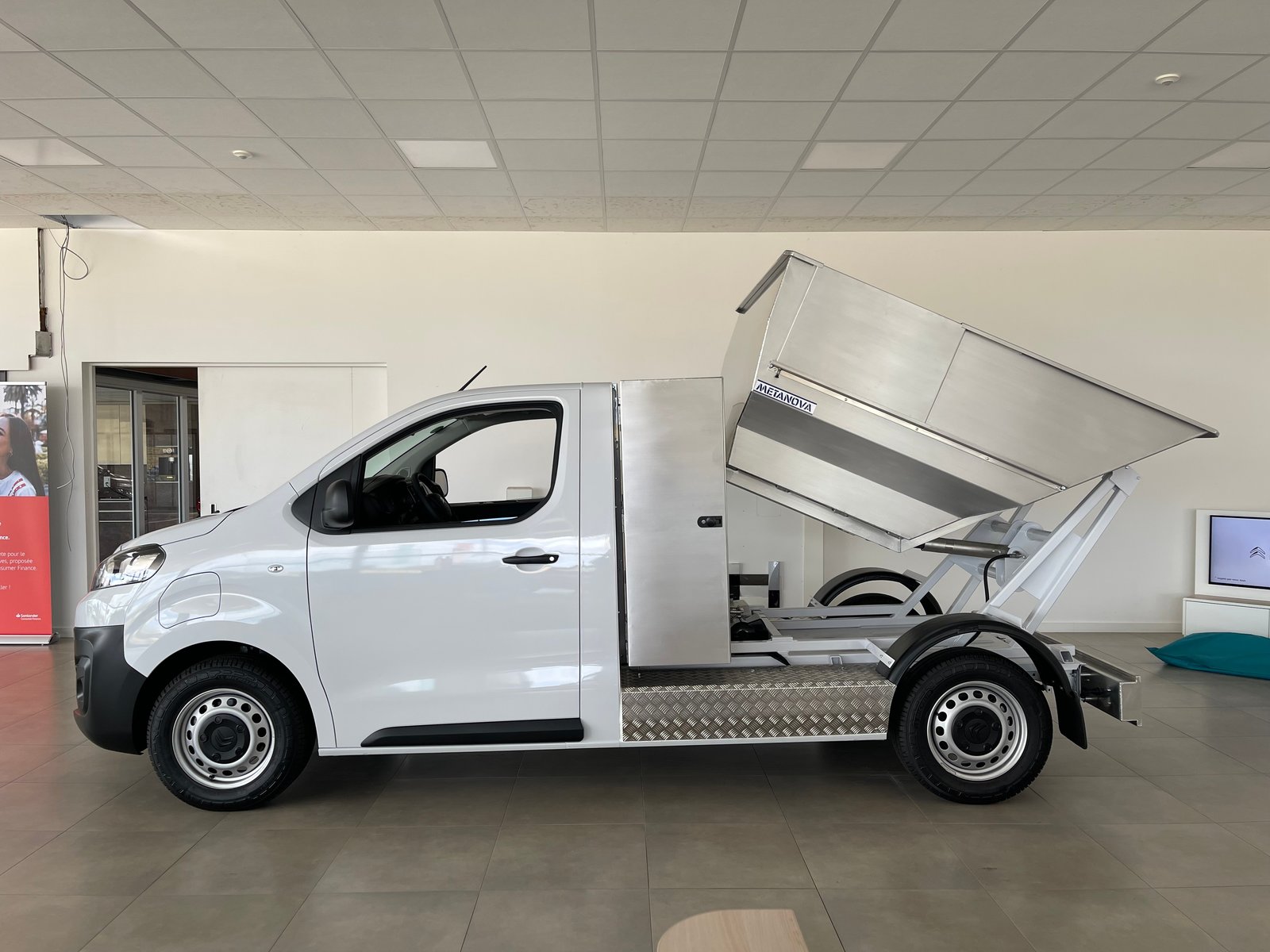 CITROEN Jumpy M Swiss Ed. 50kWh Benne Métanova, Elettrica, Auto nuove, Automatico - 3