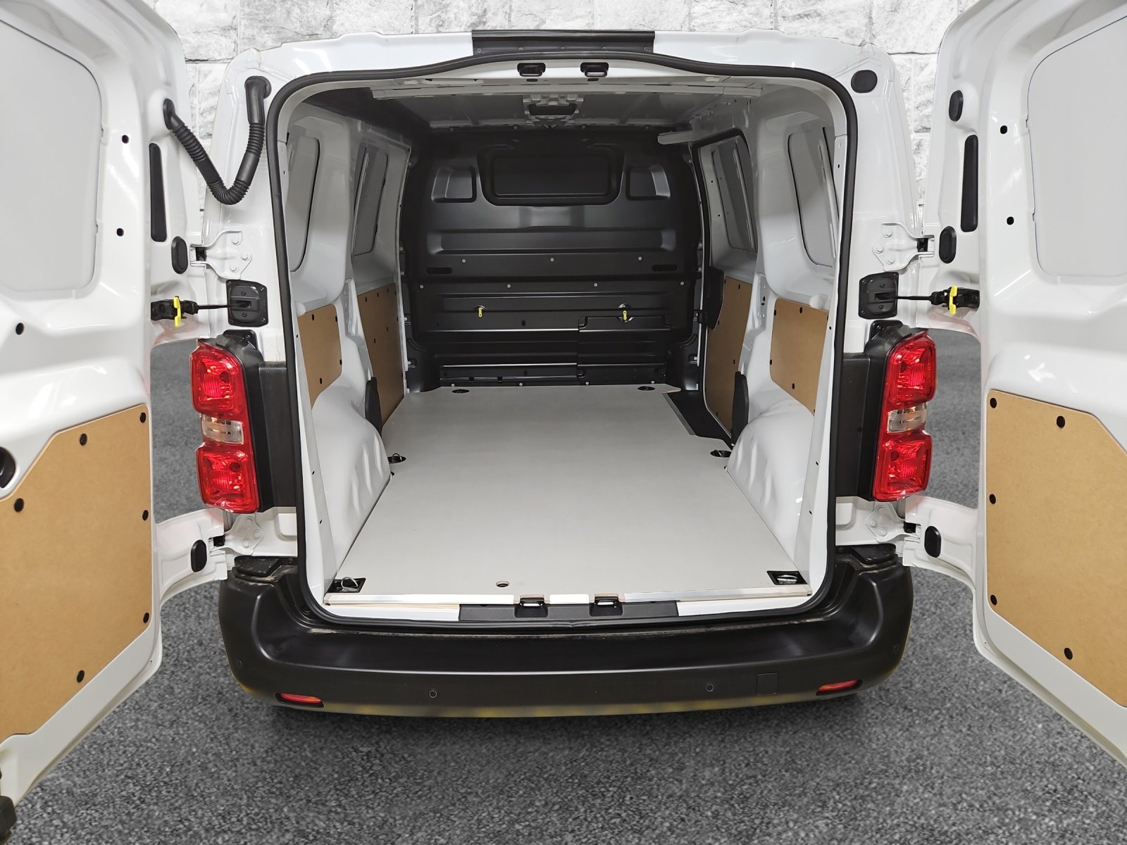 CITROEN e-Jumpy M 75kWh, Electric, New car, Automatic - 6
