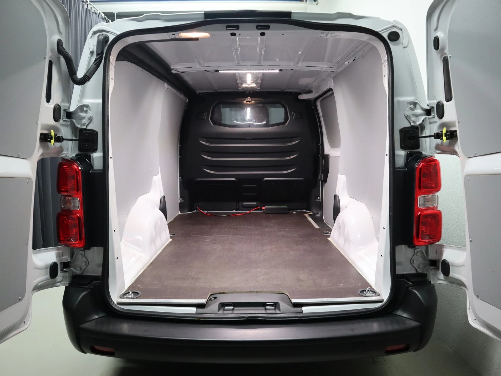 CITROEN Jumpy 2.0 BlueHDi 145 XL L3 EAT8 - 3 Sitzplätze - C, Diesel, Second hand / Used, Automatic - 7
