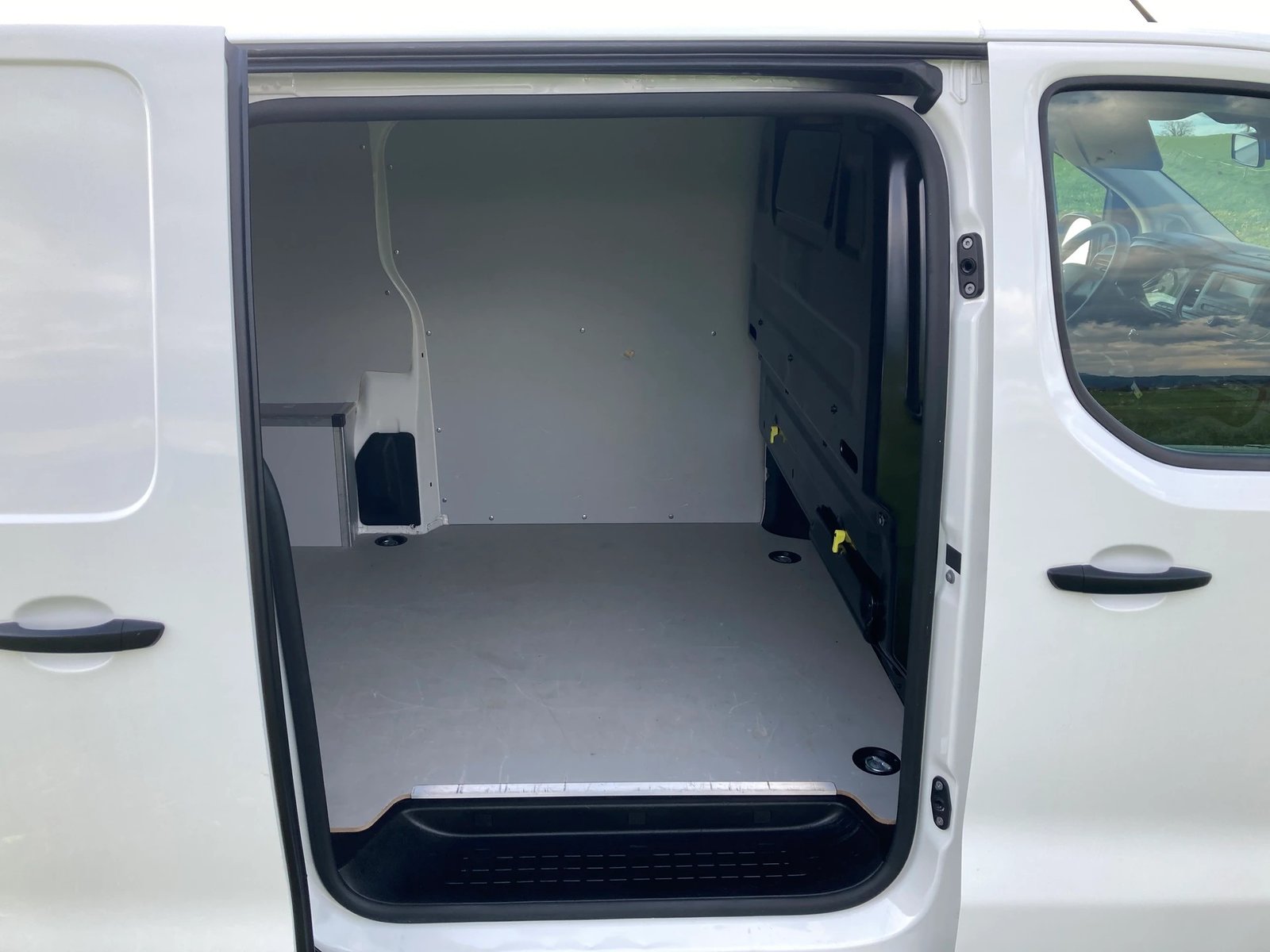 CITROEN Jumpy 1.5 BlueHDi 100 M Komfort mit Anhängerkupplun, Diesel, Occasion / Gebraucht, Handschaltung - 7