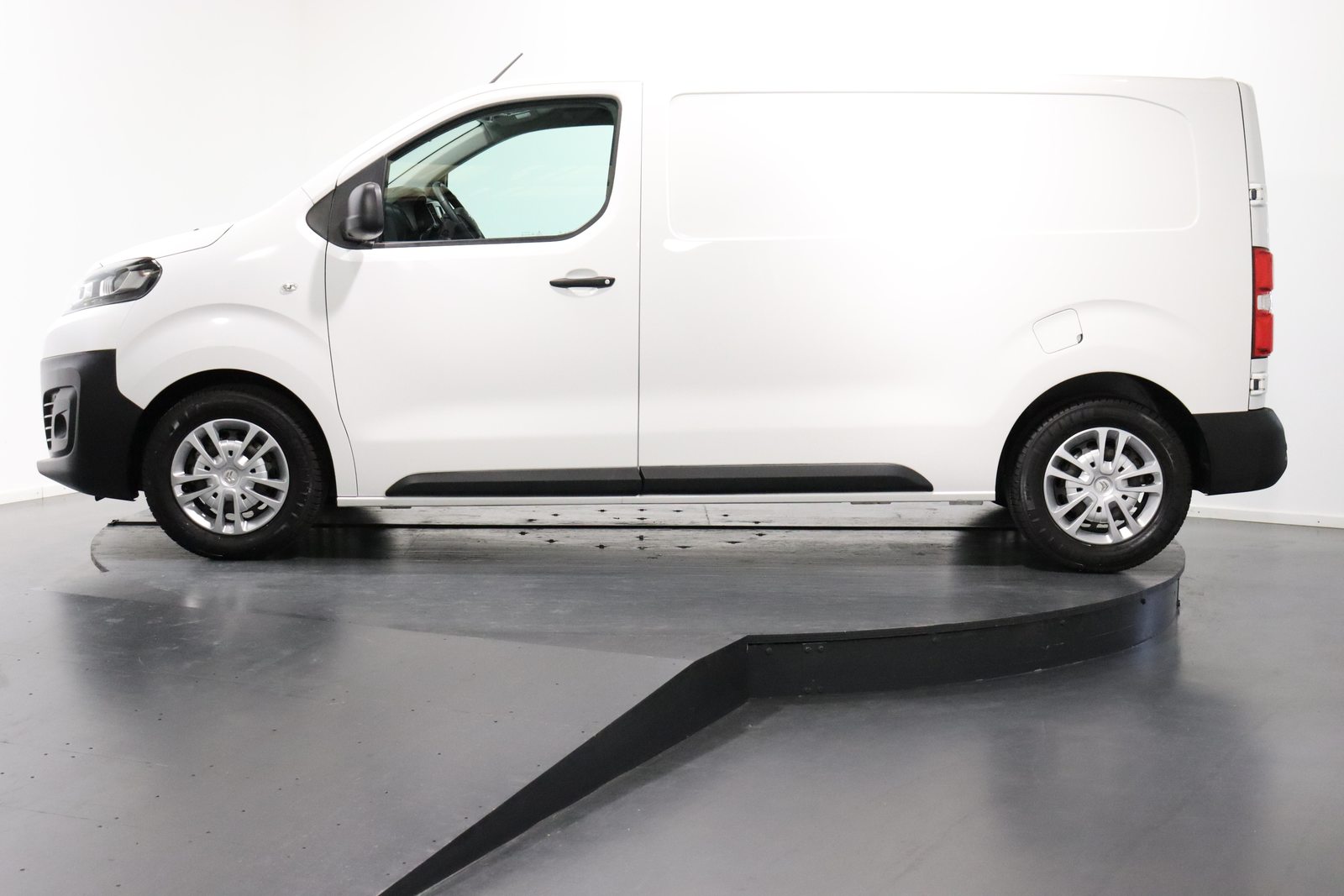 CITROEN Jumpy Kaw. M 2.0 BlueHDi 140 Club S/S, Diesel, Occasion / Utilisé, Automatique - 2