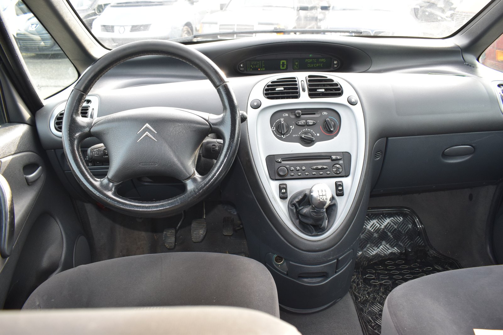 CITROEN Xsara Picasso 1.6i, Petrol, Second hand / Used, Manual - 5