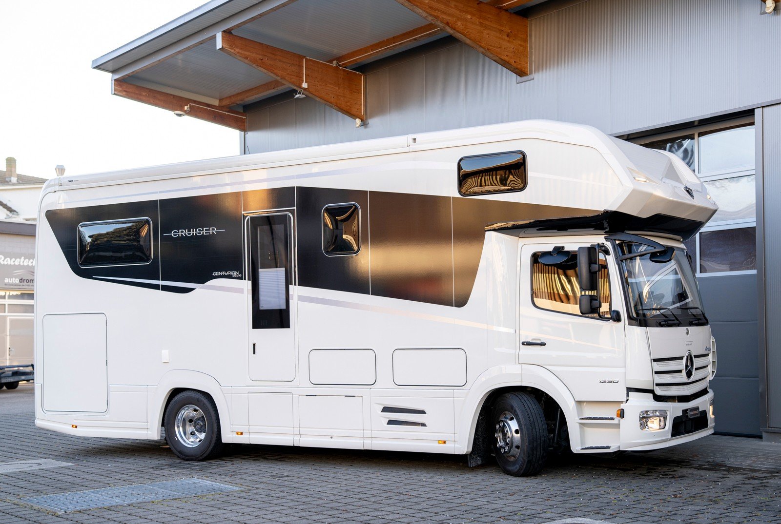 CONCORDE Cruiser 890 RLA, Diesel, New car, Automatic - 4