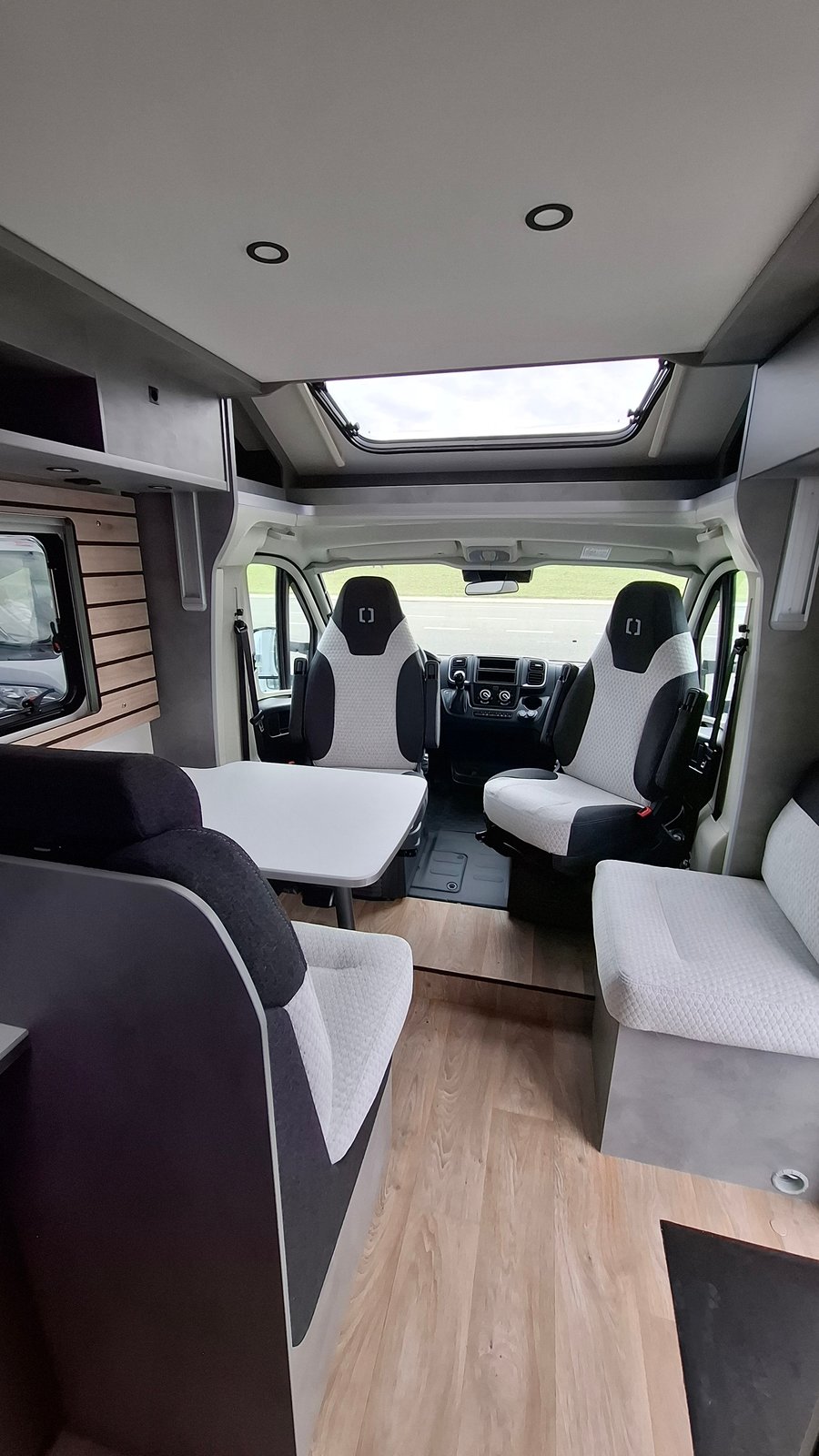 CROSSCAMP EXPDN 7.4 D, Diesel, Voiture nouvelle, Automatique - 5