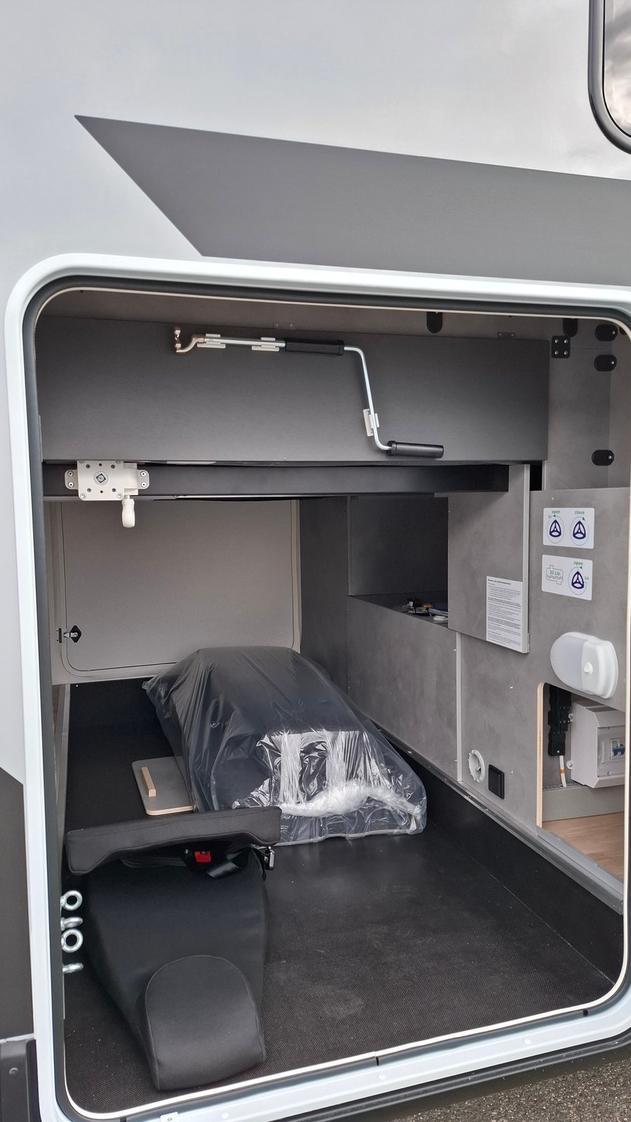 CROSSCAMP EXPDN 7.4 D, Diesel, Voiture nouvelle, Automatique - 6