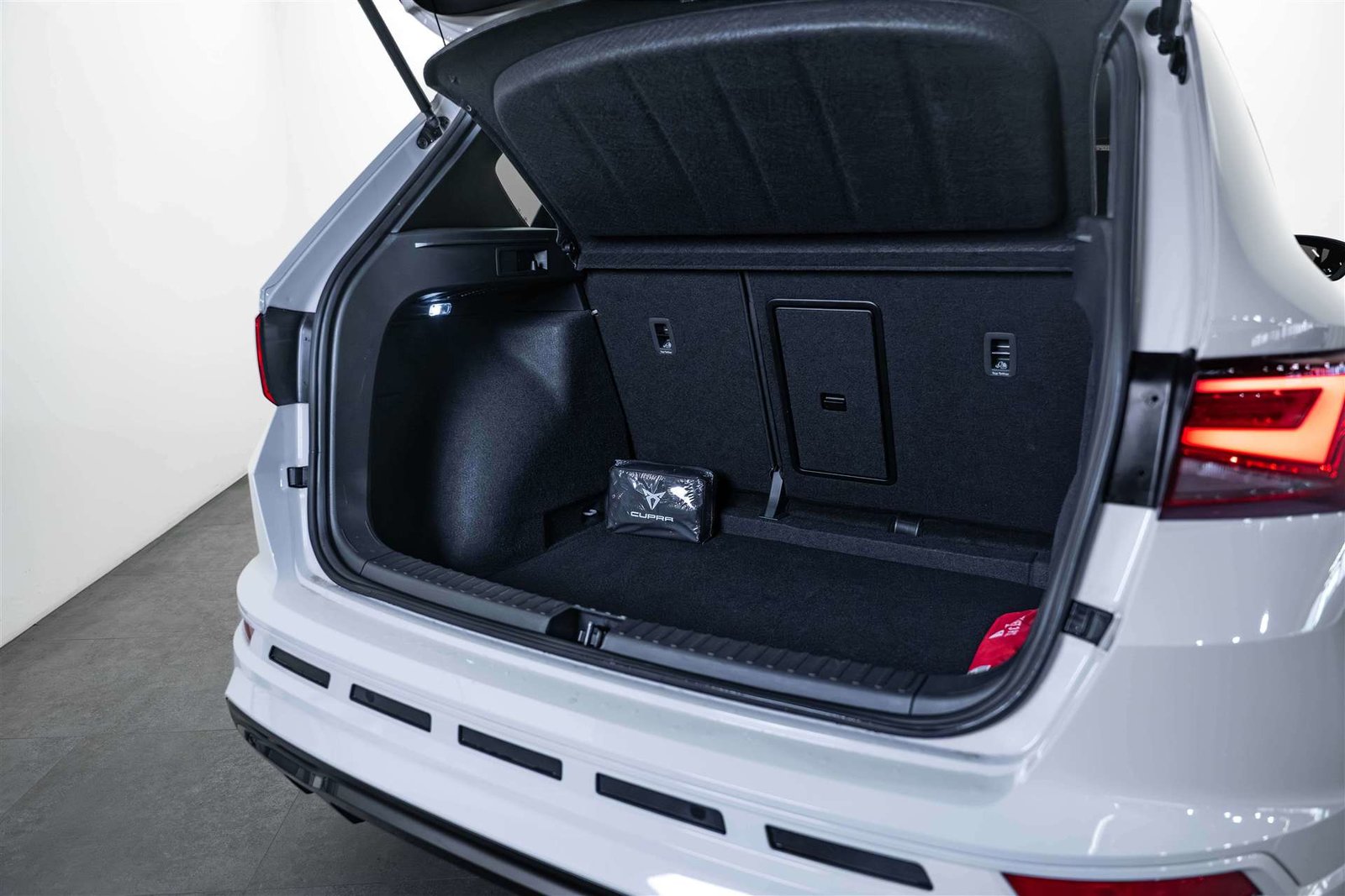 CUPRA Ateca 1.5TSI DSG 150PS, Essence, Occasion / Utilisé, Automatique - 5