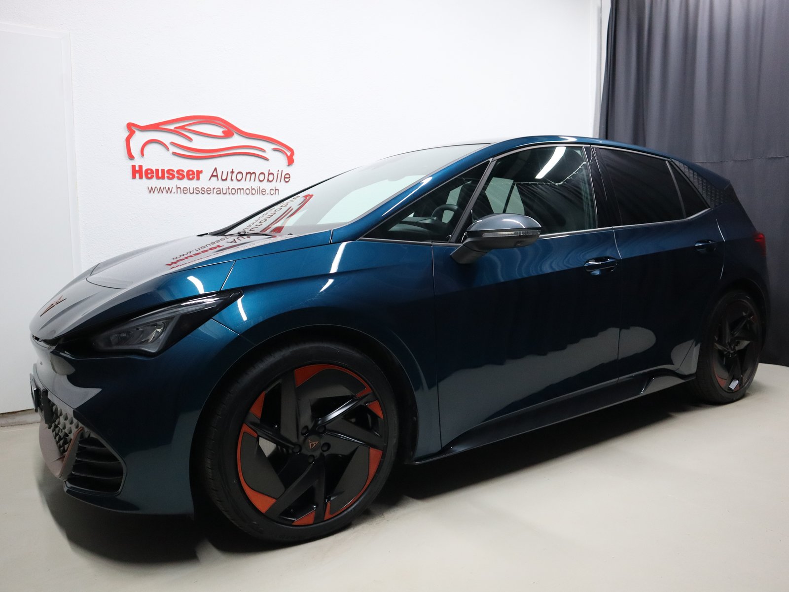 CUPRA Born El Primero Tres - Panorama - Navi - Leder/Alcanta, Electric, Second hand / Used, Automatic - 2
