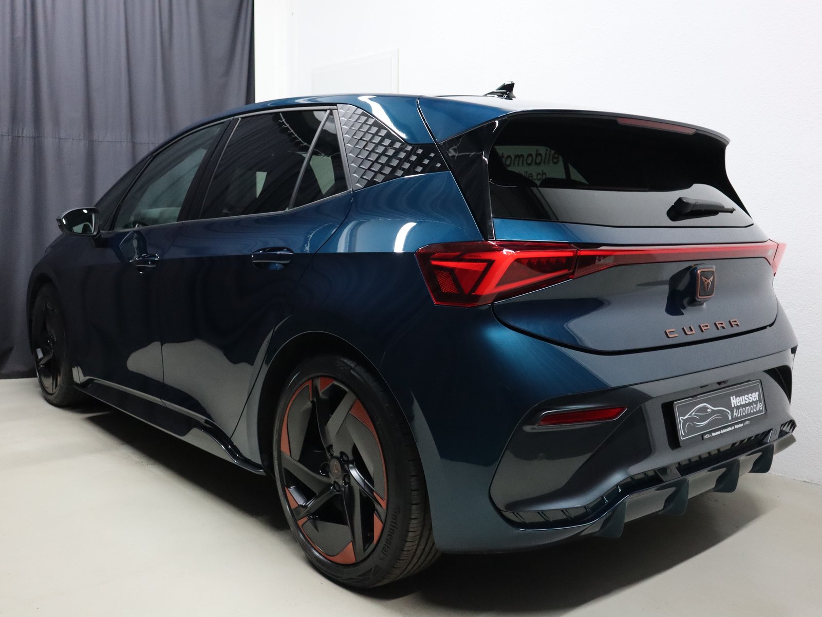 CUPRA Born El Primero Tres - Panorama - Navi - Leder/Alcanta, Electric, Second hand / Used, Automatic - 4