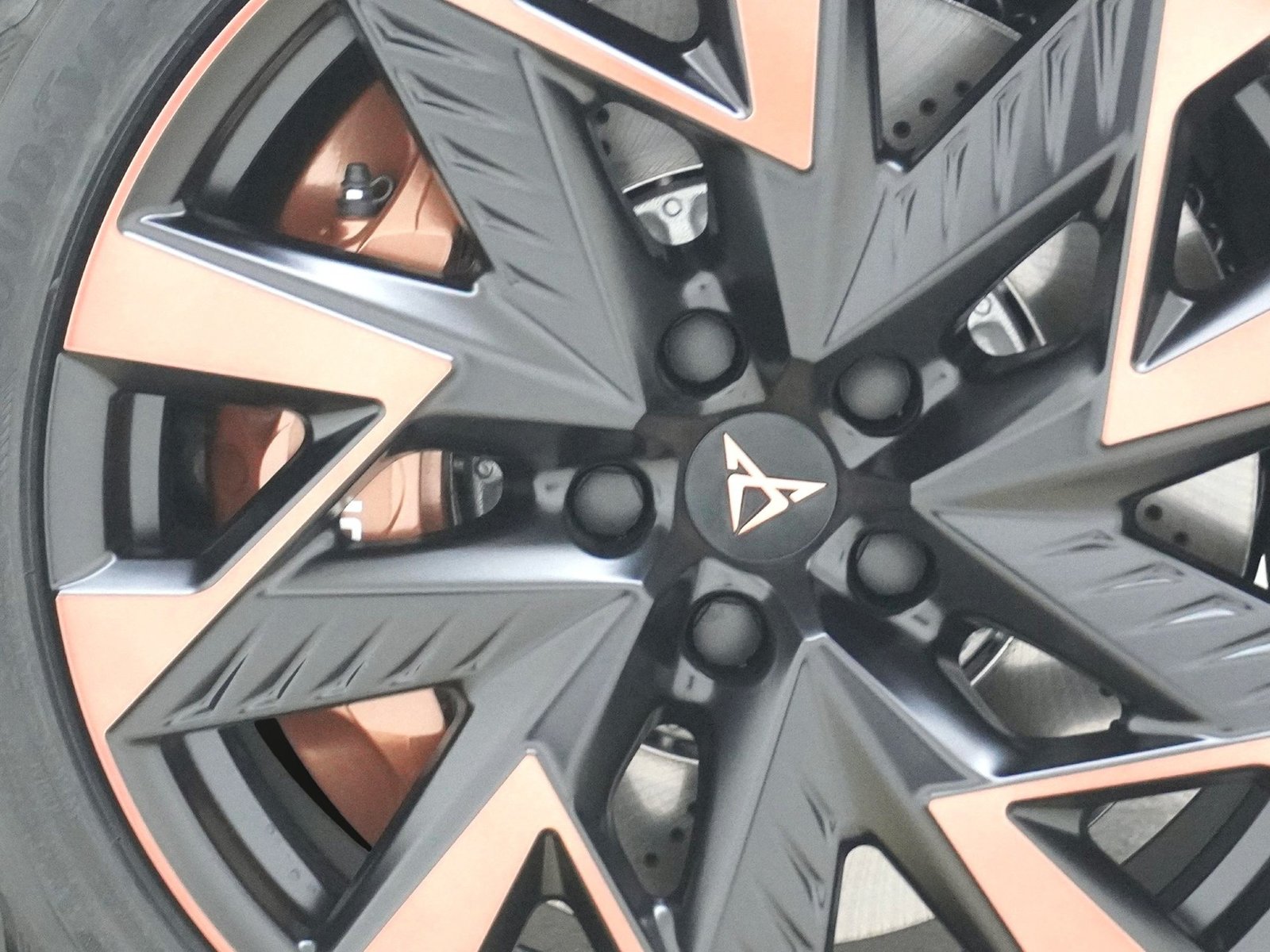 CUPRA Formentor 2.5 TSI VZ5 Extreme 4Drive DSG, Benzin, Neuwagen, Automatik - 5